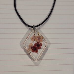 Elegant Clear Pendant Necklace with Floral Design